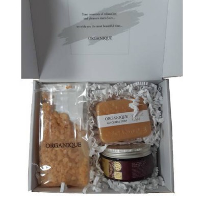 Miniaturka artykułu - ORGANIQUE Zestaw wyjątkowa chwila 2 balsam do ciała, 100ml + mydło glicerynowe, 100g + s&oacute;l do kąpieli, 100g