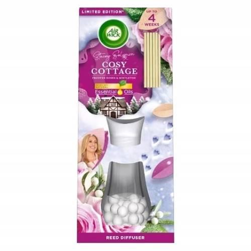 Miniaturka artykułu - Air Wick Essential Oils Cosy Cottage Pachnące patyczki, 25 ml