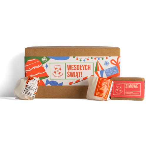 Miniaturka artykułu - CZTERY SZPAKI (4szpaki) Zestaw świąteczny: Mydło w kostce zimowe, 110g + P&oacute;łkula kąpielowa zimowa i korzenna kola, 2 x 55g