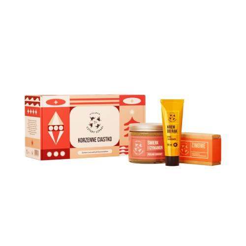 Miniaturka artykułu - CZTERY SZPAKI (4szpaki) Korzenne ciastko Zestaw: Peeling cukrowy Świerk i cynamon, 250ml + Krem do rąk Dynia i kardamon, 50ml + Zimowe mydło naturalne w kostce, 110g