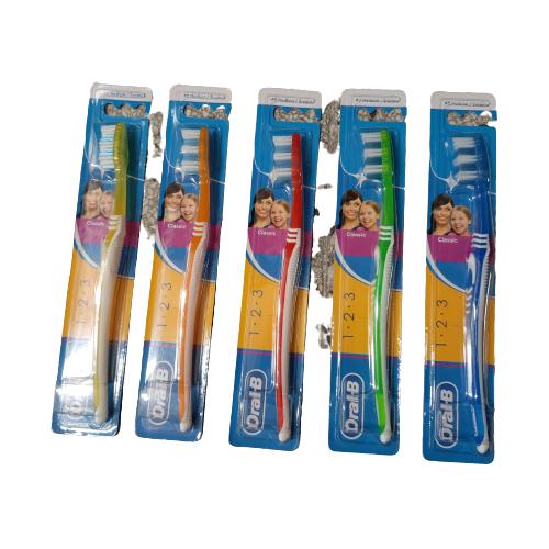 Miniaturka artykułu - ORAL-B Szczoteczka do zęb&oacute;w 3 Effect średnia rozmiar40, 1szt.